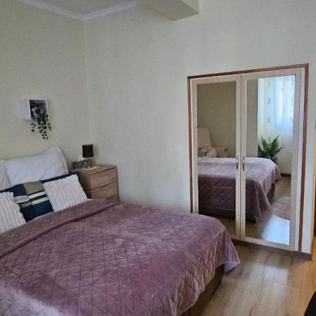 Anna Gyoengye Apartman Debrecen Exterior foto