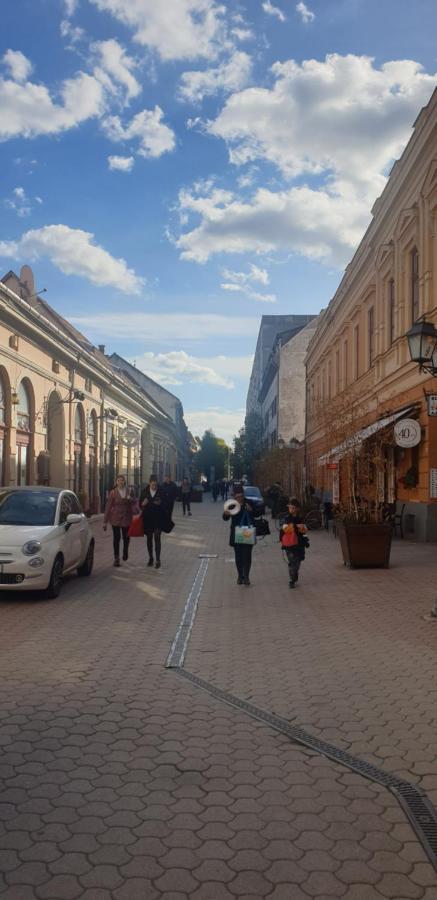 Anna Gyoengye Apartman Debrecen Exterior foto