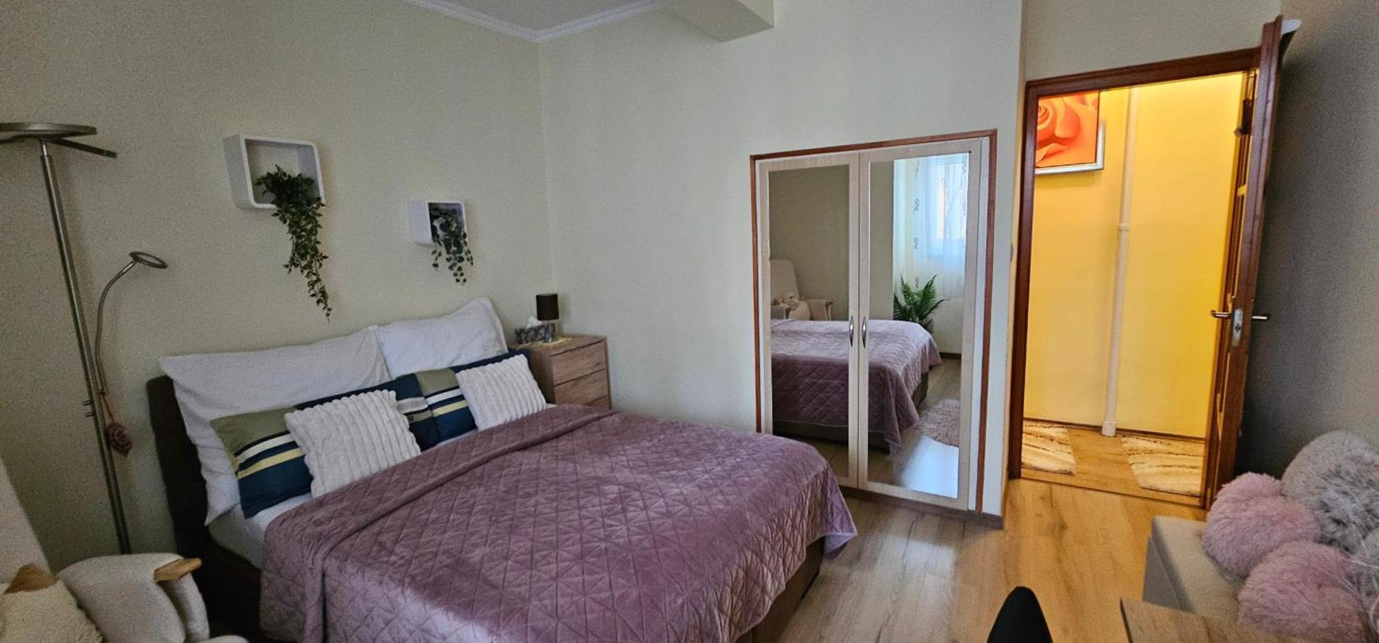 Anna Gyoengye Apartman Debrecen Exterior foto