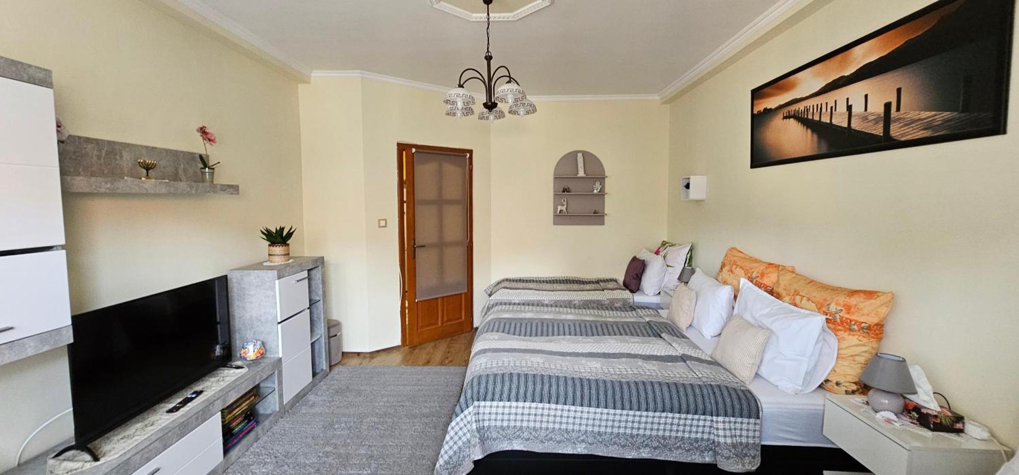 Anna Gyoengye Apartman Debrecen Exterior foto