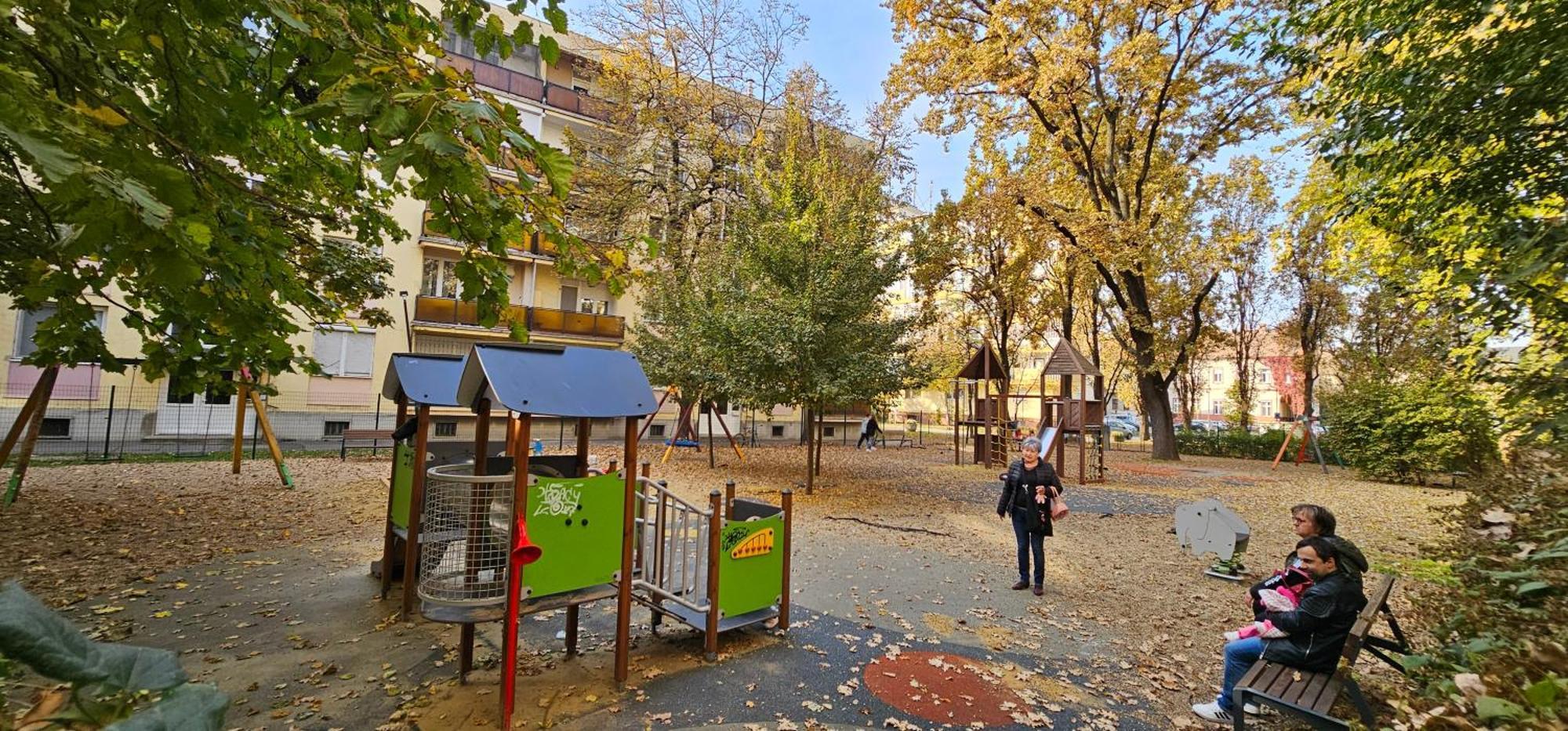 Anna Gyoengye Apartman Debrecen Exterior foto